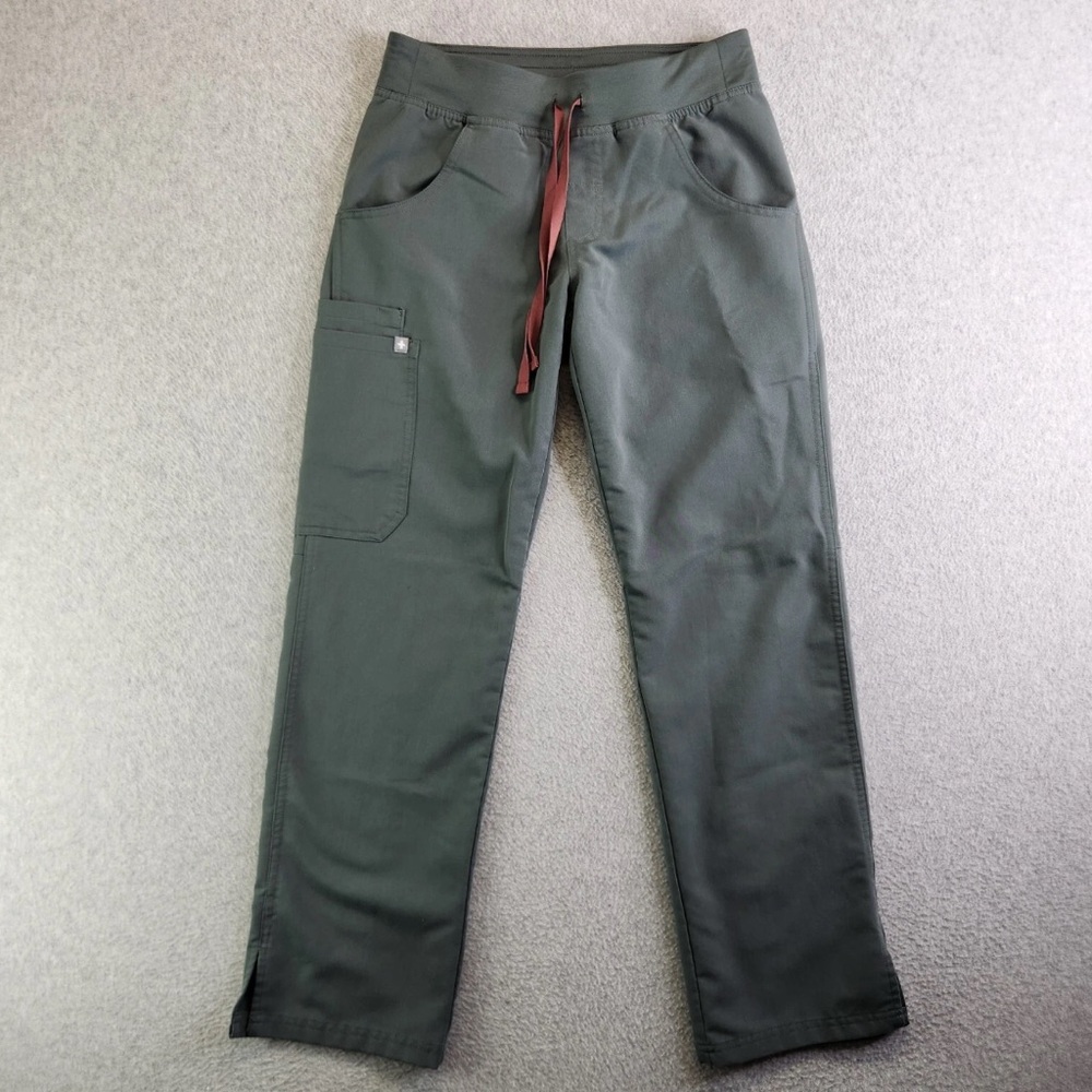 FIGS Bonsai Kate Cargo pants size XS/P. Excellent condition.